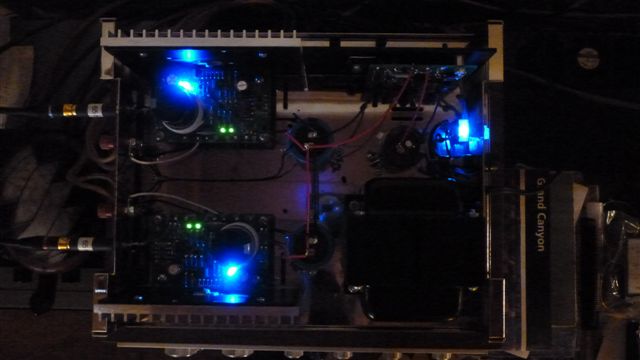 Tom P's Stereo 120 with BLUE LED mods in the dark